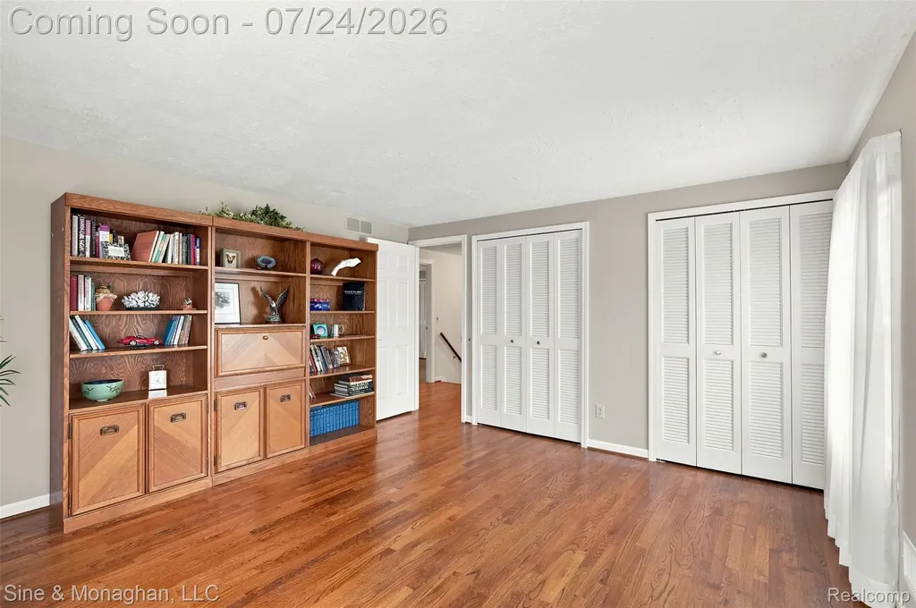 5505 Old Carriage Lane West Bloomfield Charter Township MI 48322