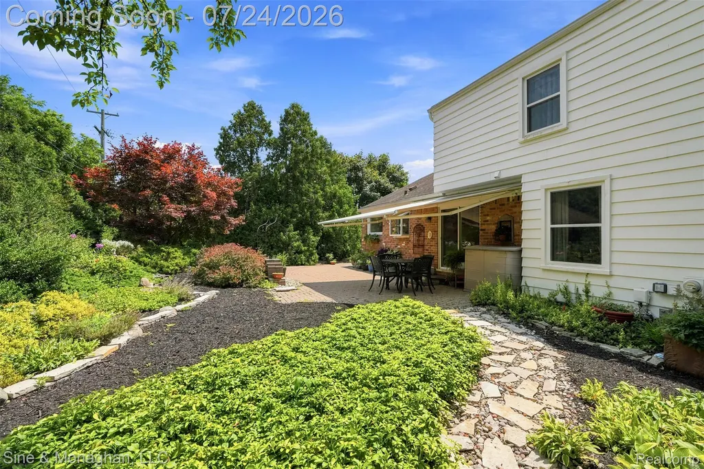 5505 Old Carriage Lane West Bloomfield Charter Township MI 48322