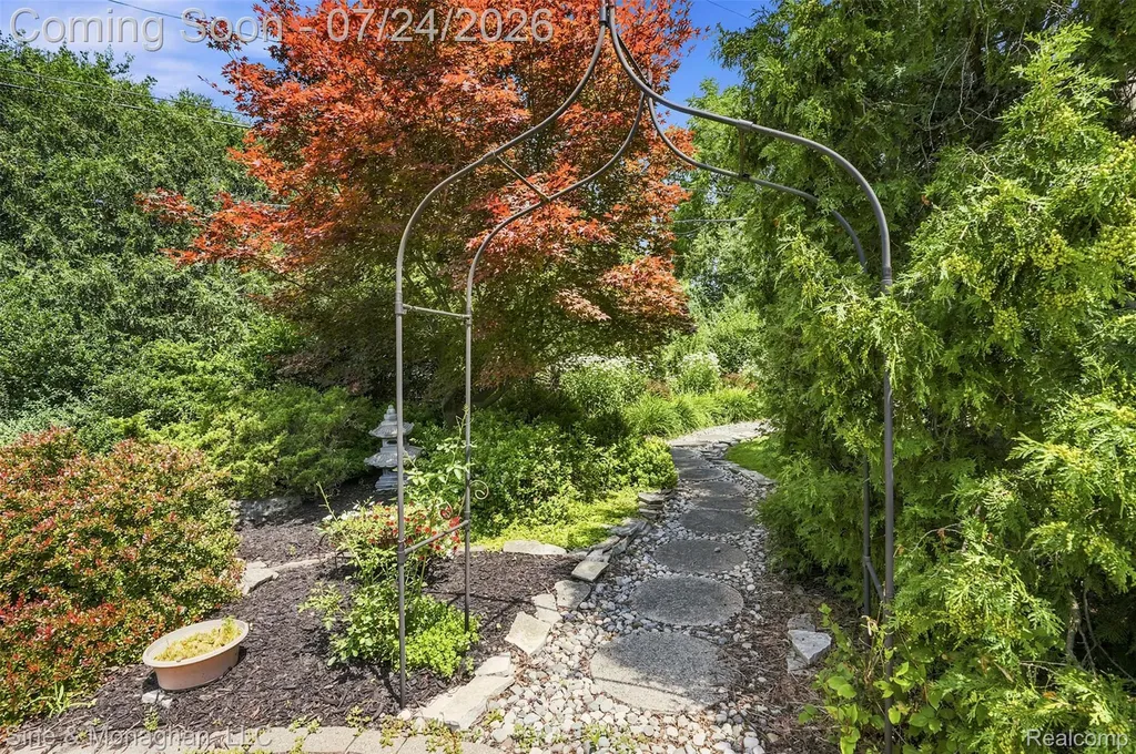 5505 Old Carriage Lane West Bloomfield Charter Township MI 48322