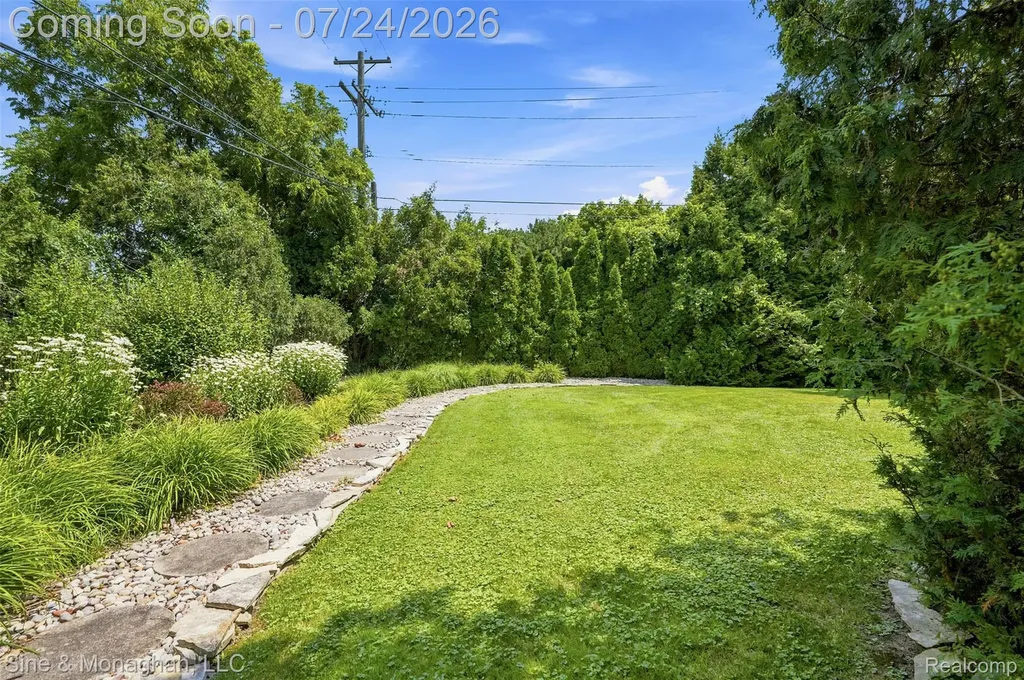 5505 Old Carriage Lane West Bloomfield Charter Township MI 48322