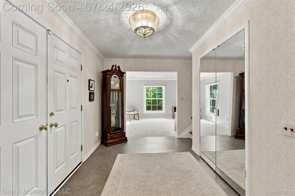 5505 Old Carriage Lane West Bloomfield Charter Township MI 48322