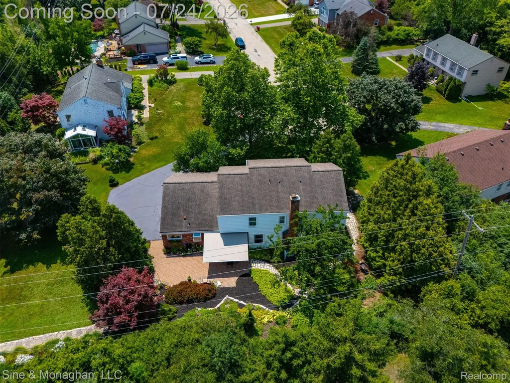 5505 Old Carriage Lane West Bloomfield Charter Township MI 48322