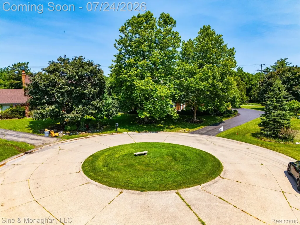 5505 Old Carriage Lane West Bloomfield Charter Township MI 48322