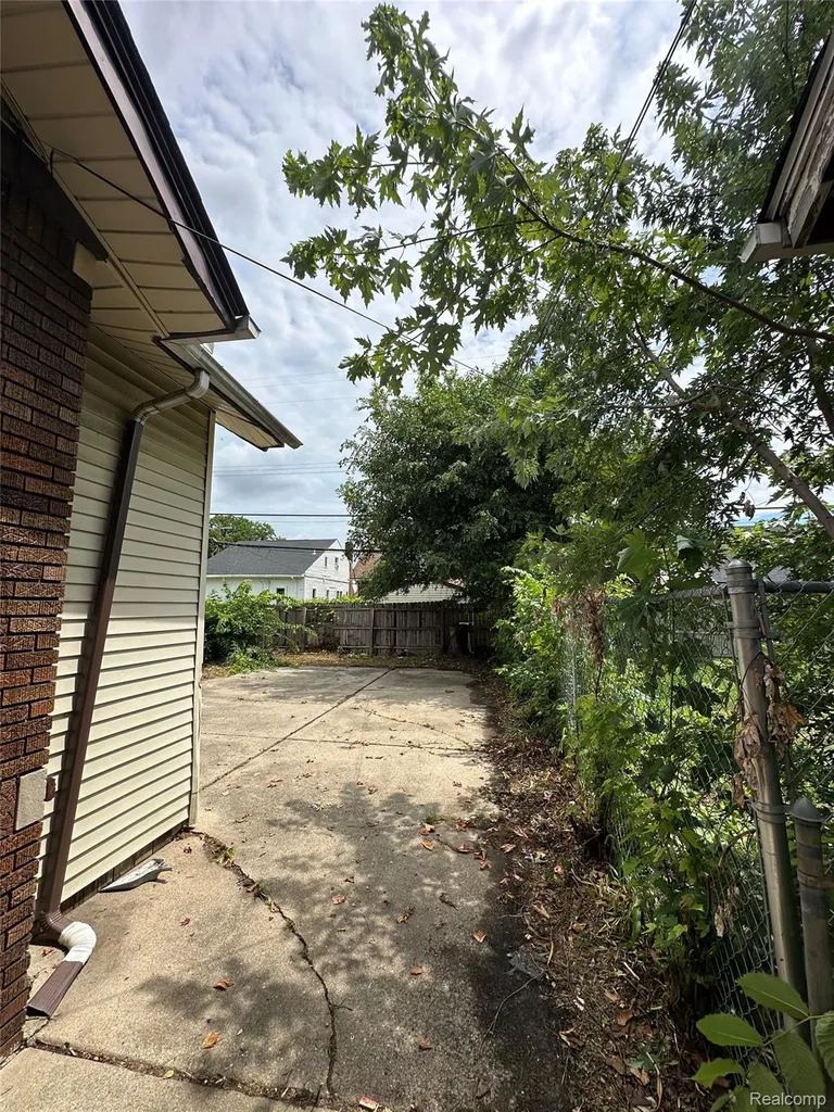 12786 Mendota Street Detroit City MI 48238