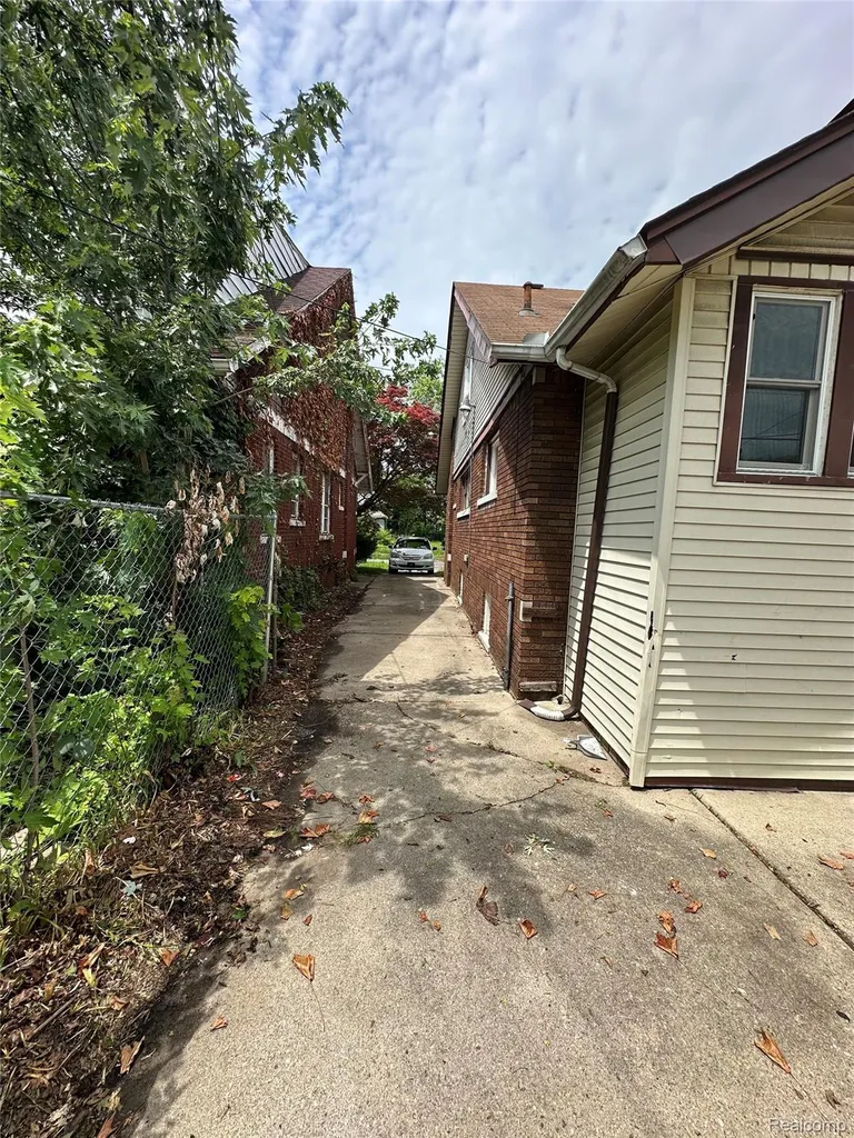12786 Mendota Street Detroit City MI 48238