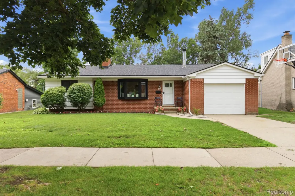 595 Byron Street Plymouth City MI 48170