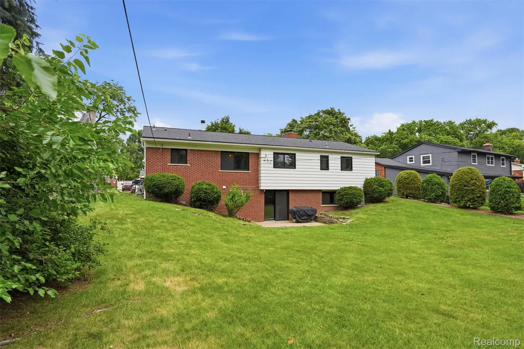 595 Byron Street Plymouth City MI 48170