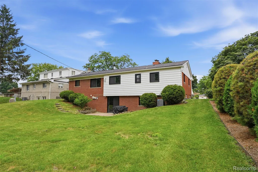 595 Byron Street Plymouth City MI 48170