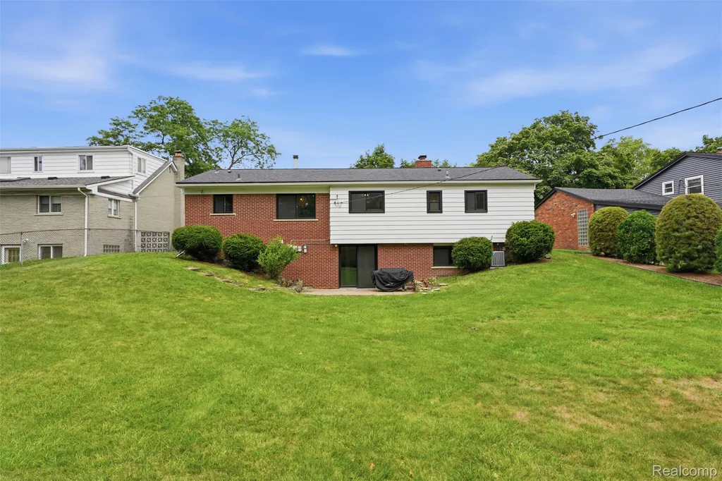 595 Byron Street Plymouth City MI 48170