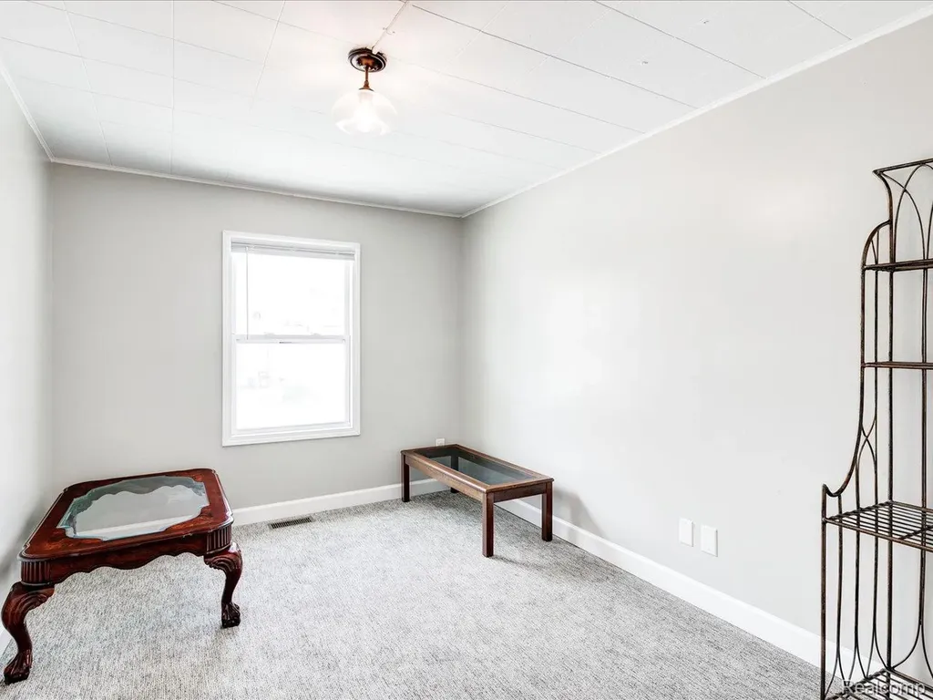 1639 Lapeer Avenue Port Huron City MI 48060