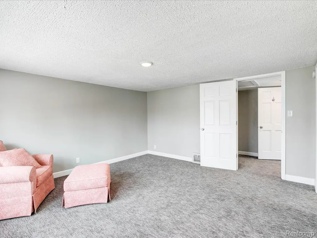 1639 Lapeer Avenue Port Huron City MI 48060