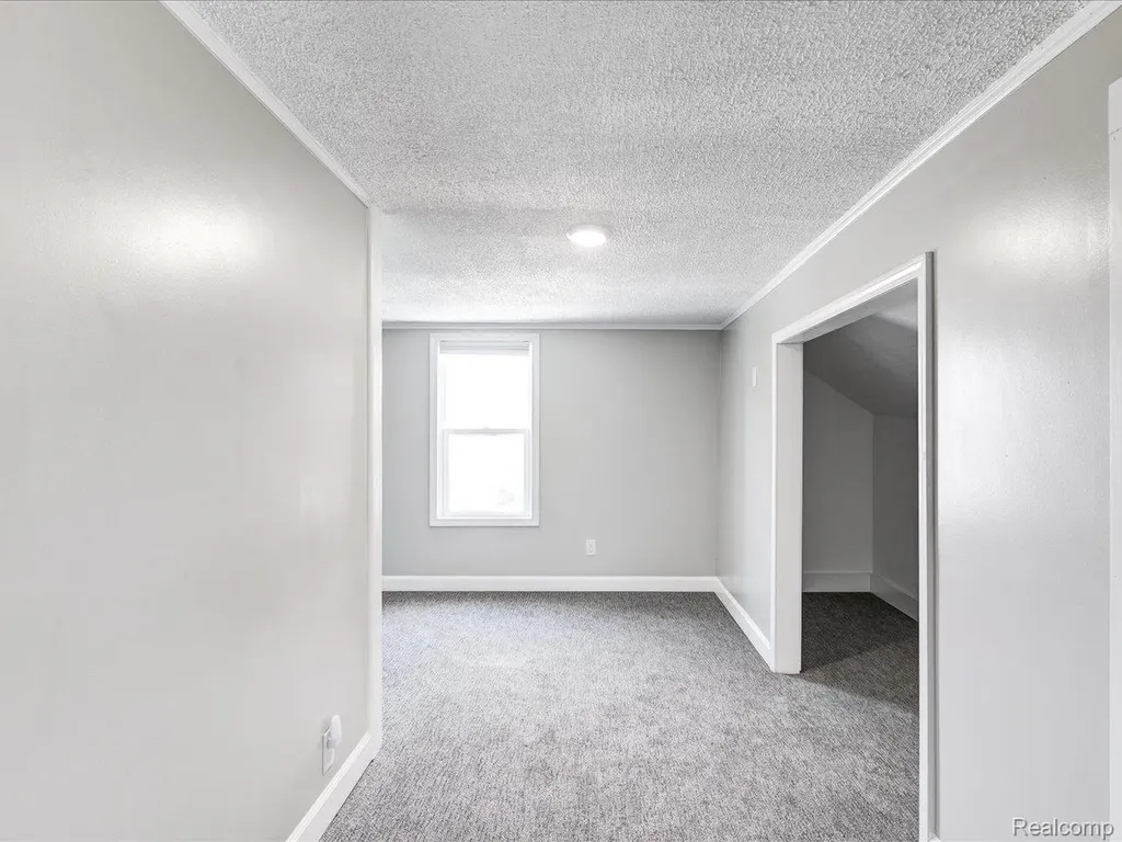1639 Lapeer Avenue Port Huron City MI 48060