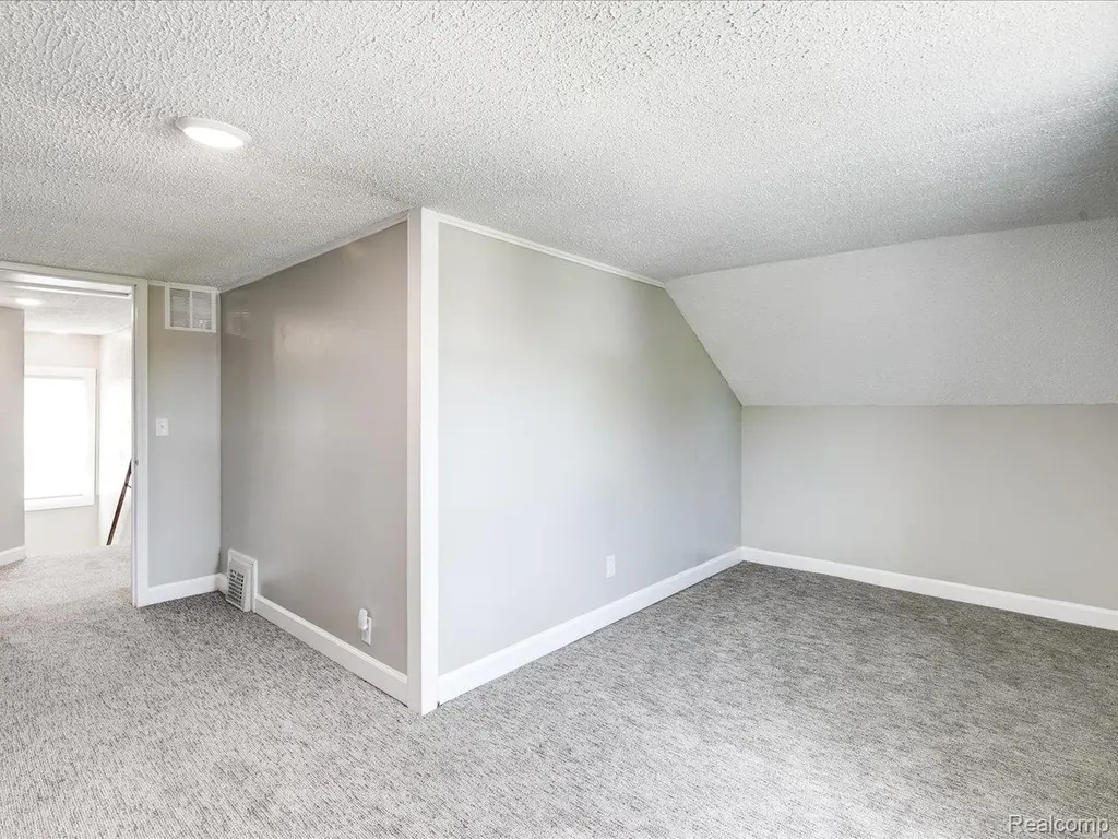 1639 Lapeer Avenue Port Huron City MI 48060