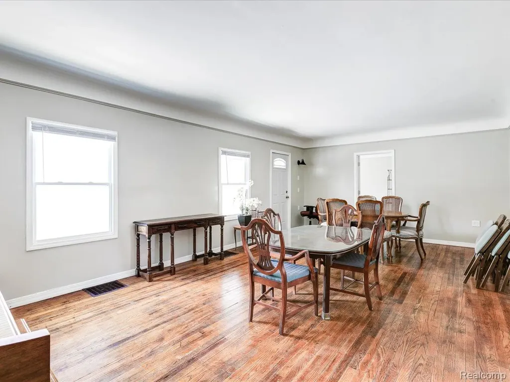 1639 Lapeer Avenue Port Huron City MI 48060