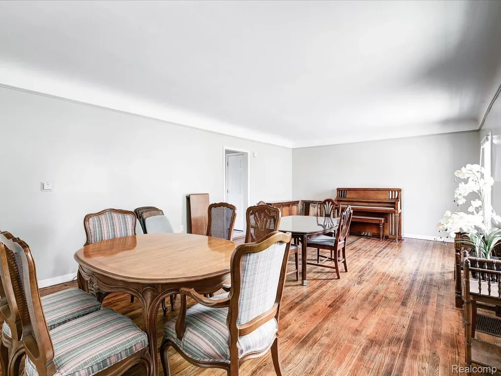 1639 Lapeer Avenue Port Huron City MI 48060