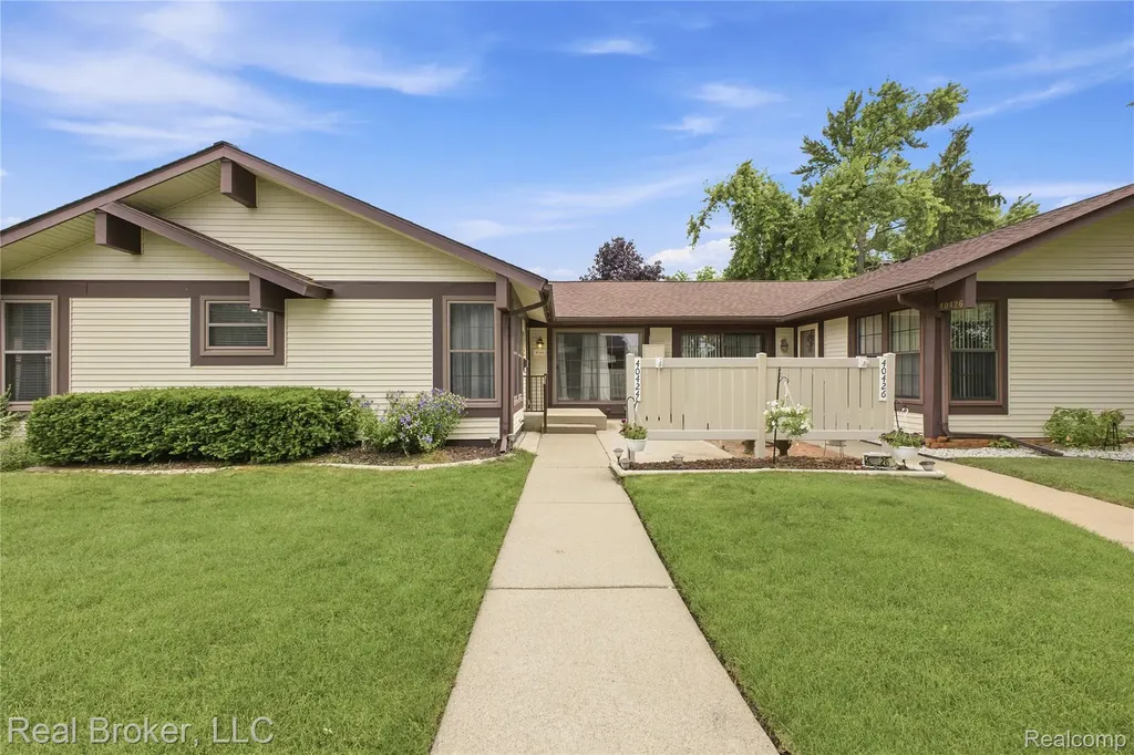 40424 Newport Drive Plymouth Charter Township MI 48170