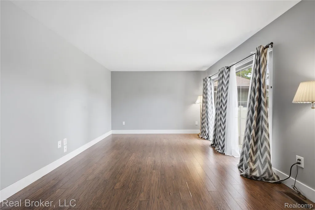 40424 Newport Drive Plymouth Charter Township MI 48170