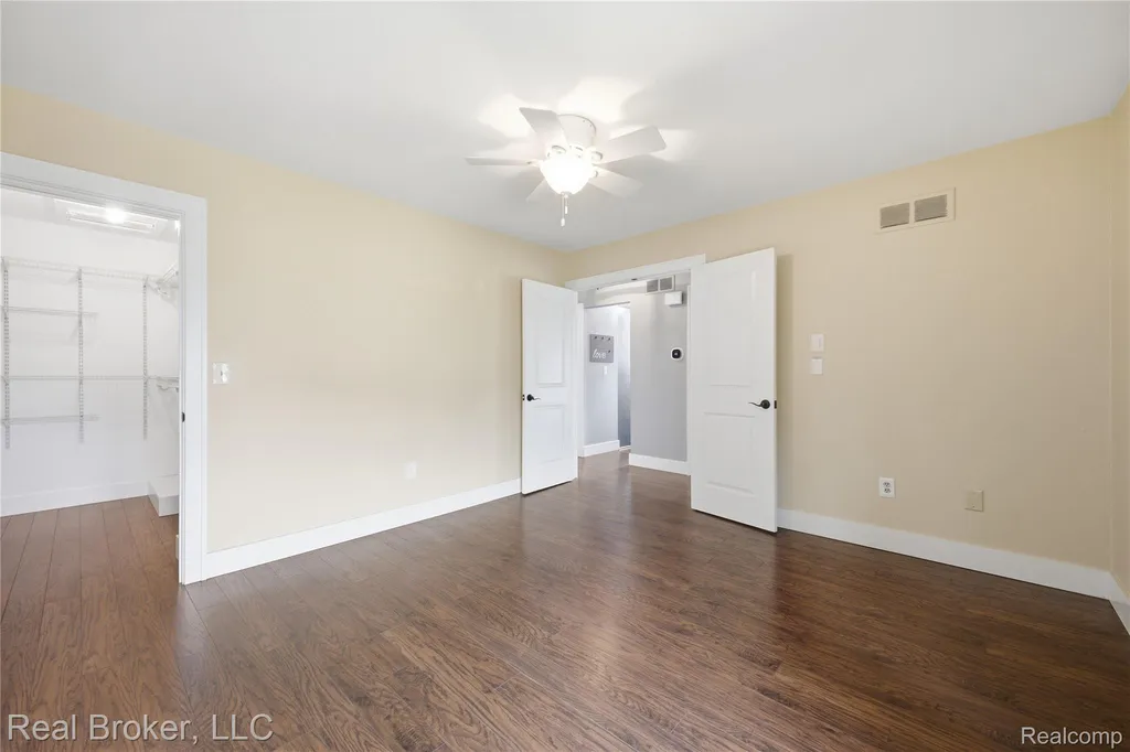 40424 Newport Drive Plymouth Charter Township MI 48170