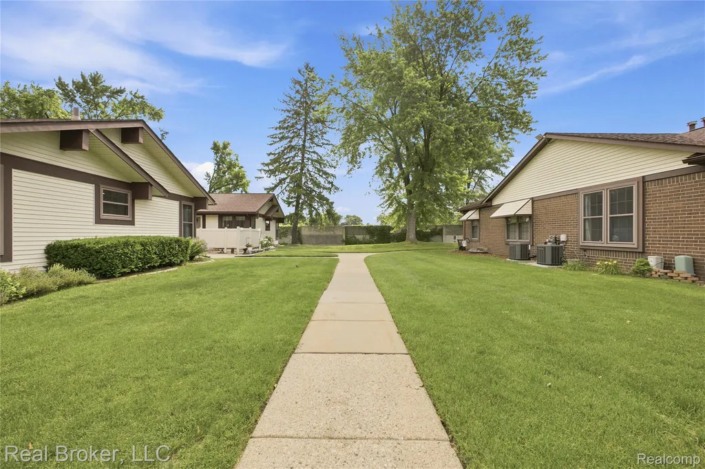 40424 Newport Drive Plymouth Charter Township MI 48170