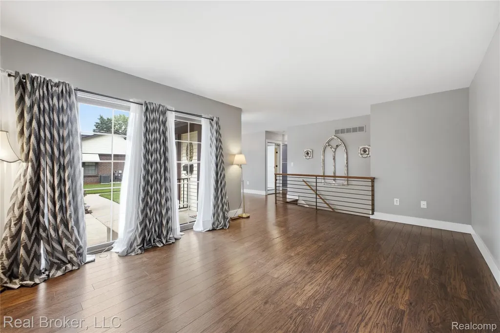 40424 Newport Drive Plymouth Charter Township MI 48170