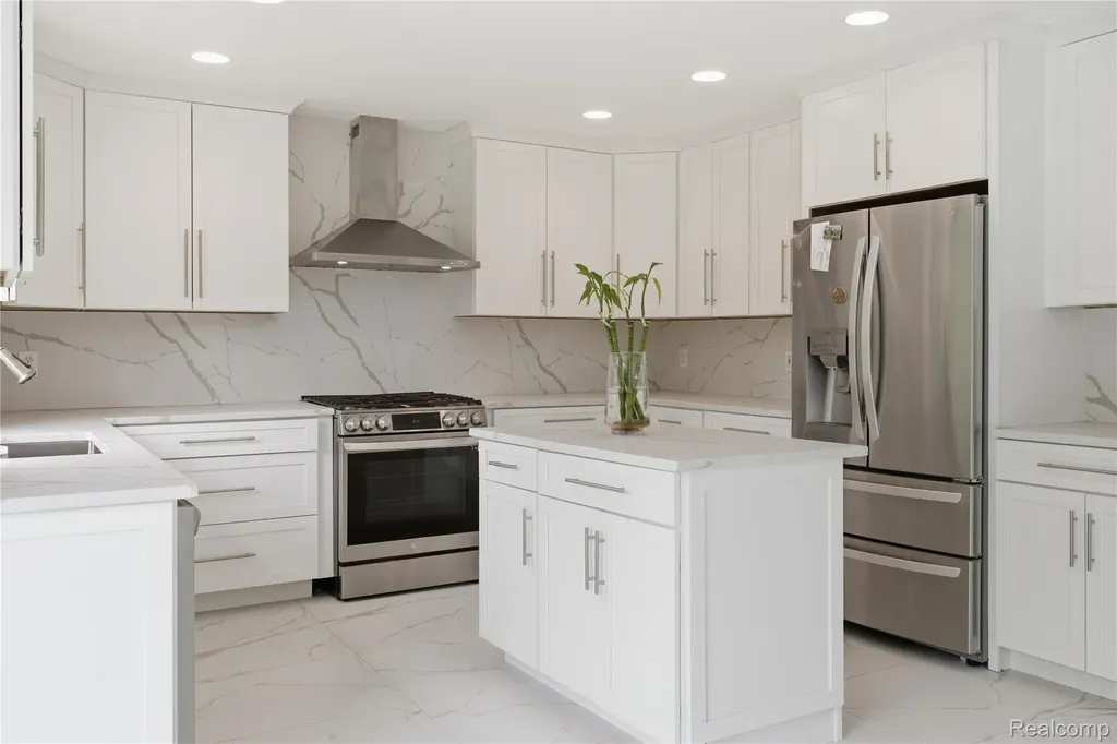 8873 Northern Avenue Plymouth Charter Township MI 48170