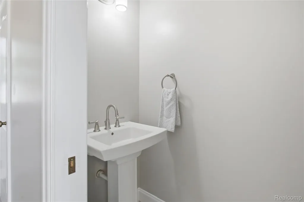 8873 Northern Avenue Plymouth Charter Township MI 48170