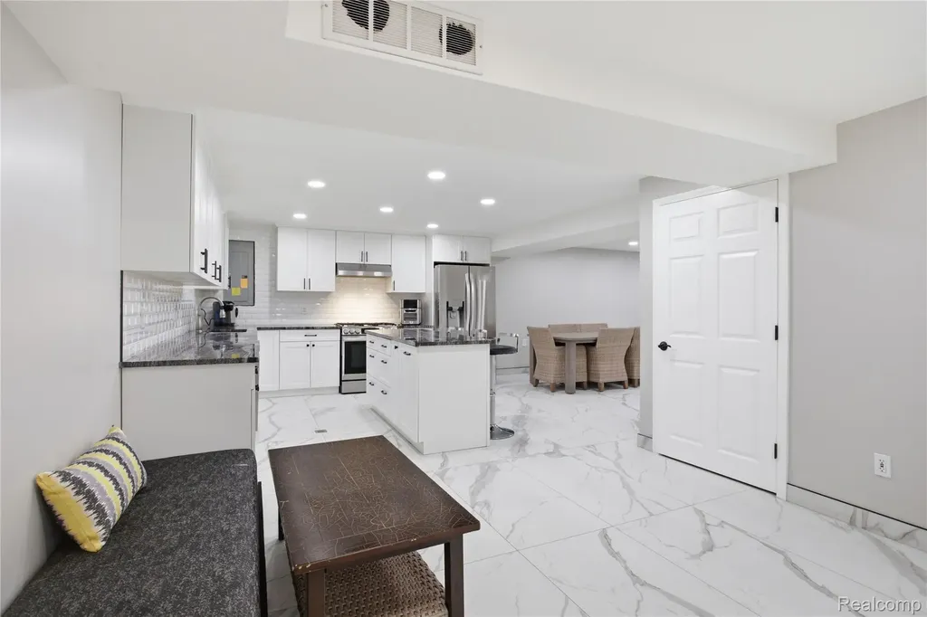 8873 Northern Avenue Plymouth Charter Township MI 48170
