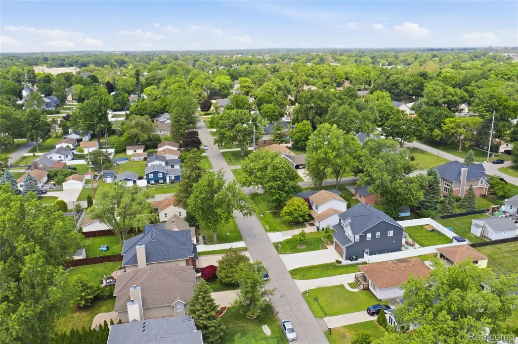 8873 Northern Avenue Plymouth Charter Township MI 48170
