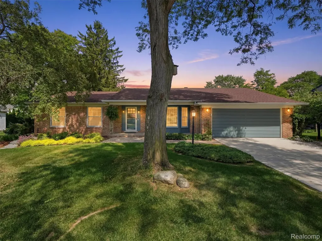 31526 Sunset Drive Beverly Hills Village MI 48025