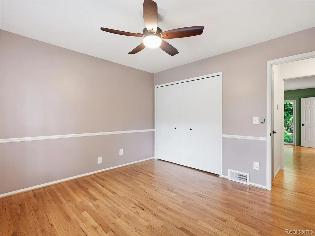 31526 Sunset Drive Beverly Hills Village MI 48025