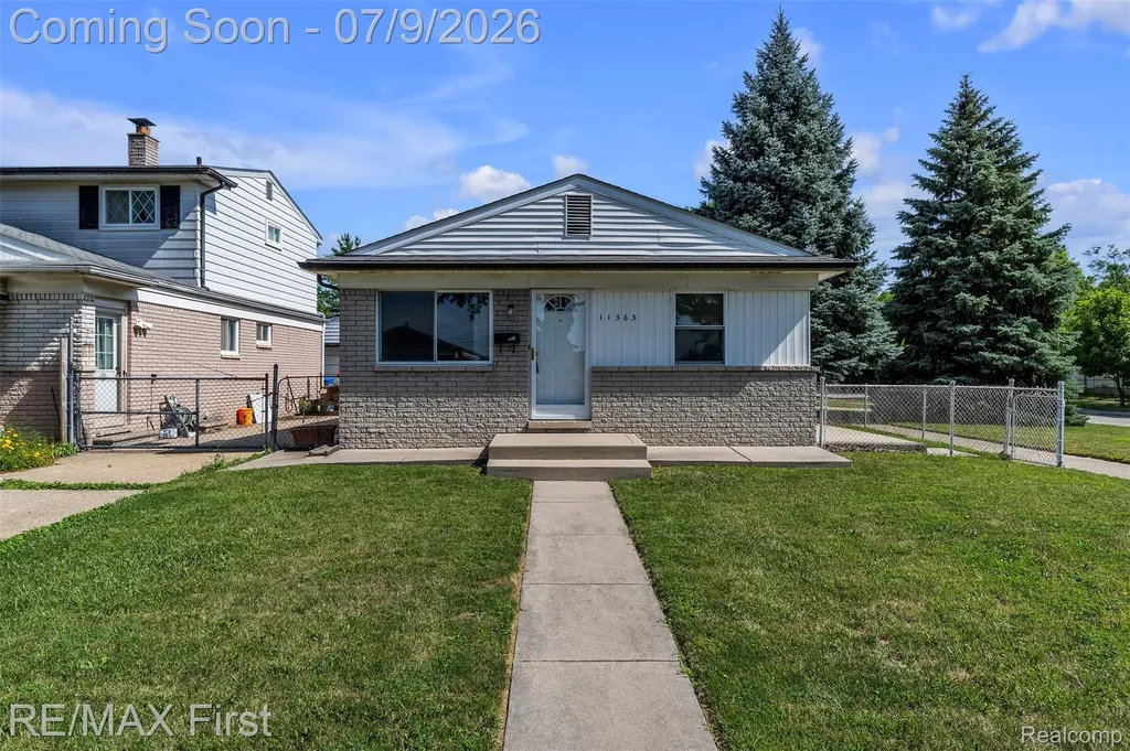 11363 Coolidge Avenue Warren City MI 48089