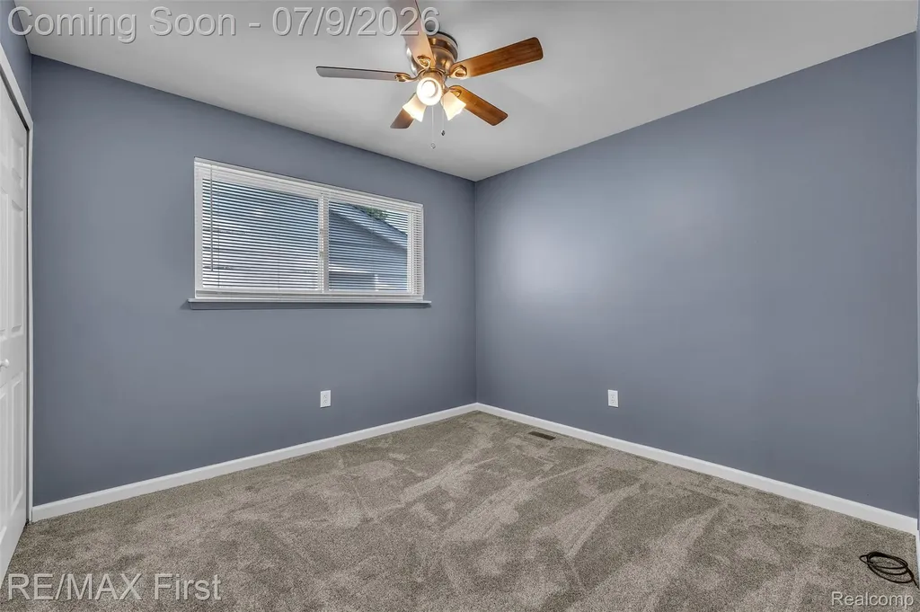 11363 Coolidge Avenue Warren City MI 48089