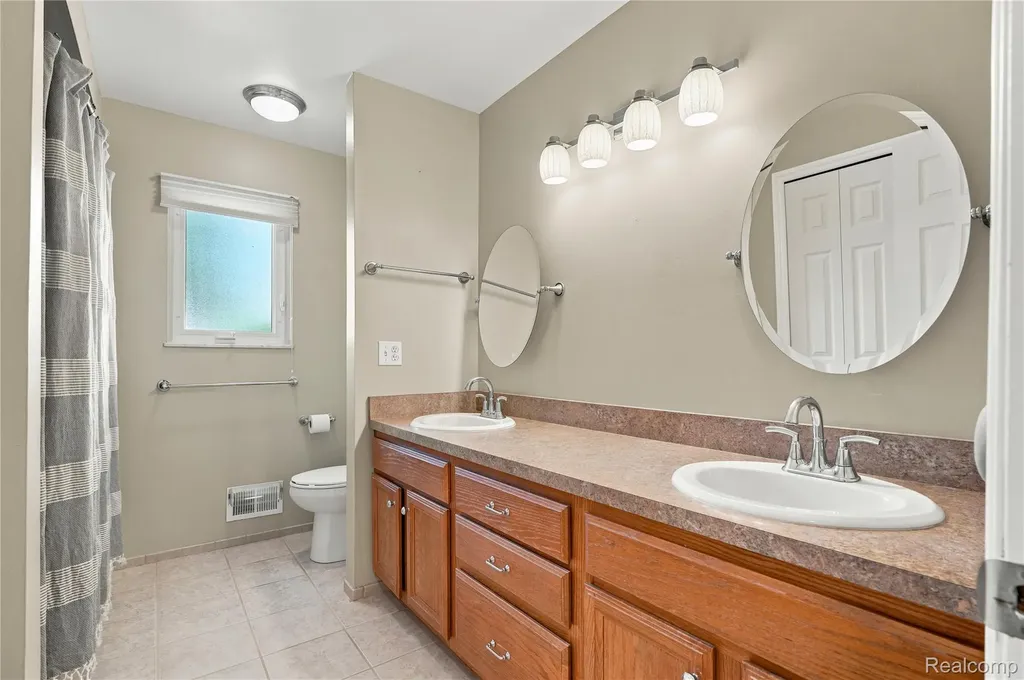 14215 Alpena Drive Sterling Heights City MI 48313