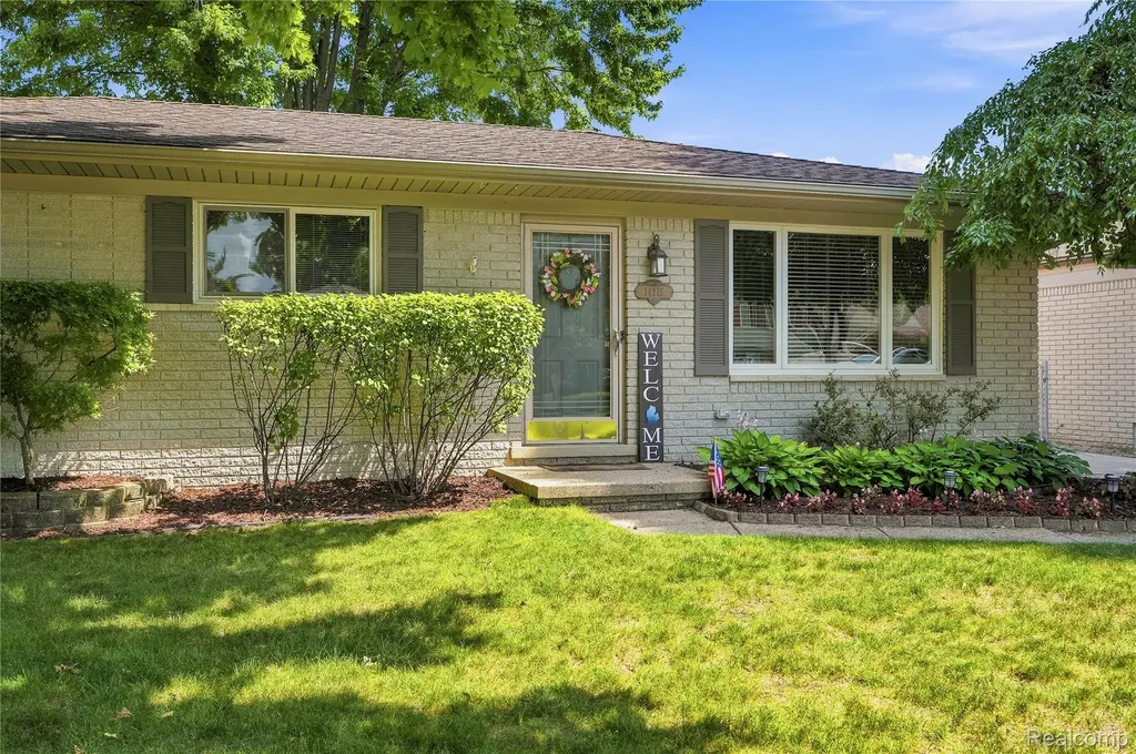14215 Alpena Drive Sterling Heights City MI 48313