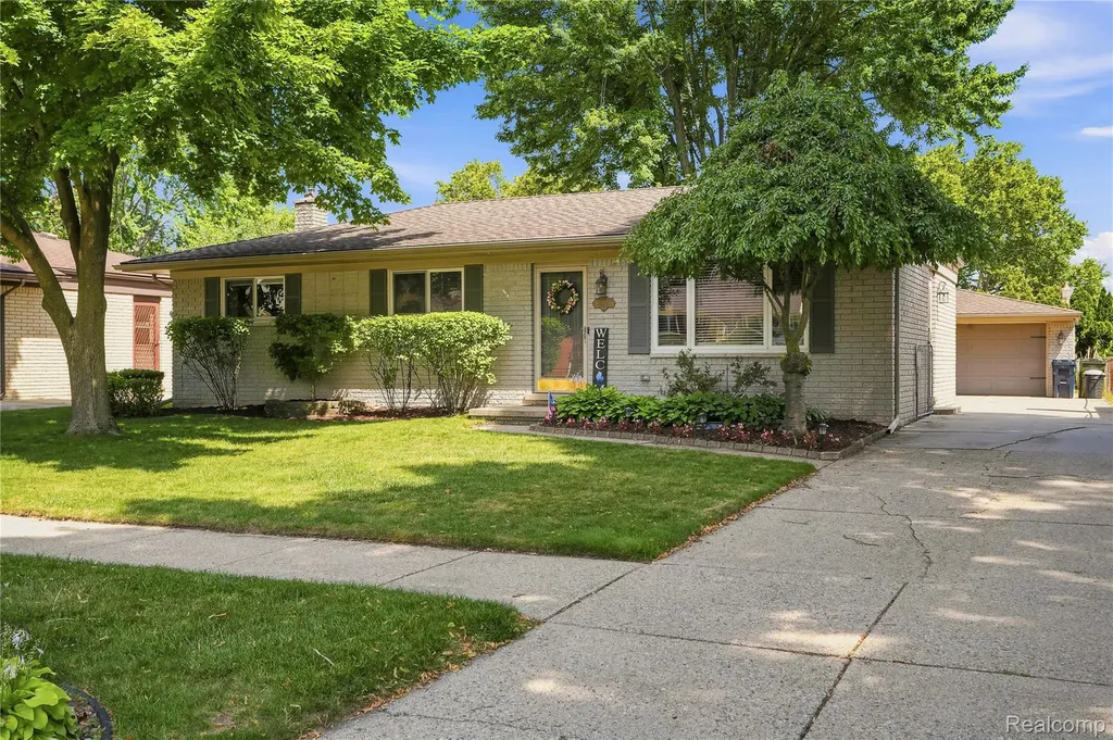 14215 Alpena Drive Sterling Heights City MI 48313