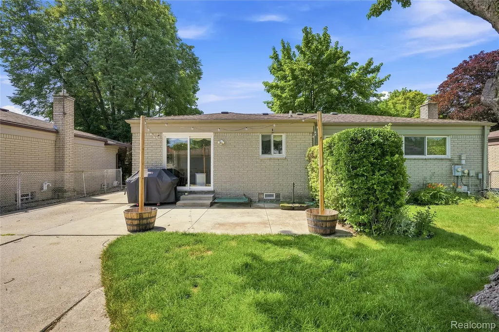 14215 Alpena Drive Sterling Heights City MI 48313
