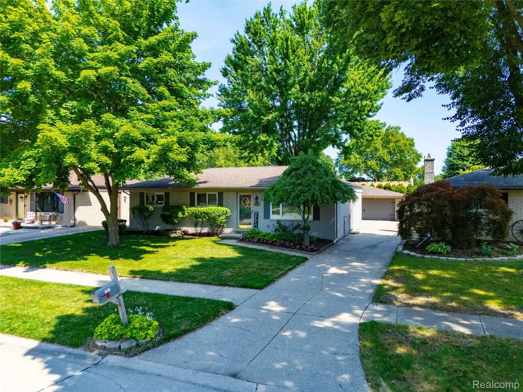 14215 Alpena Drive Sterling Heights City MI 48313