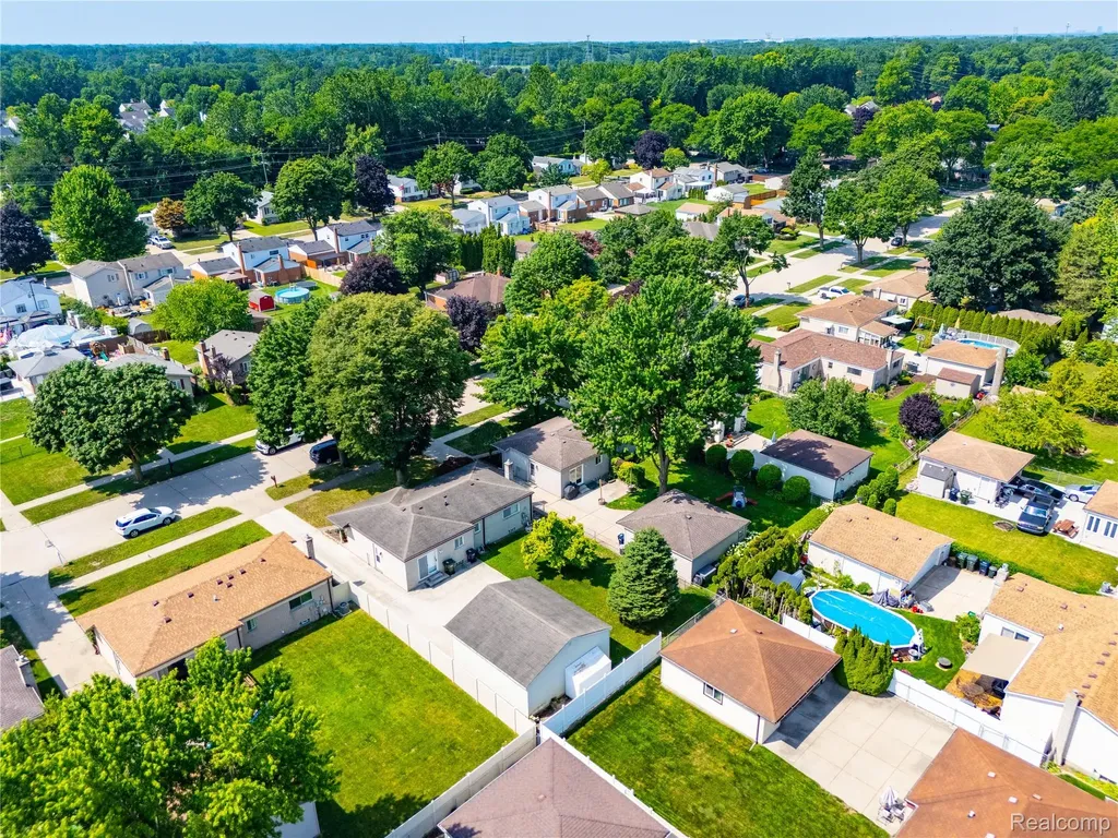 14215 Alpena Drive Sterling Heights City MI 48313