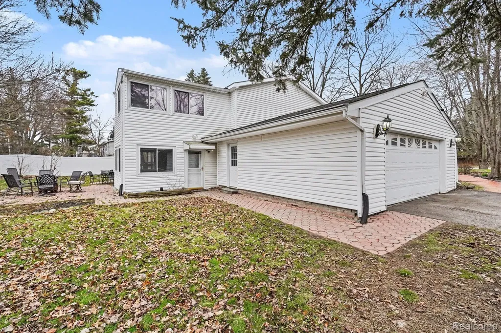 1784 Byron Road Howell Township MI 48855