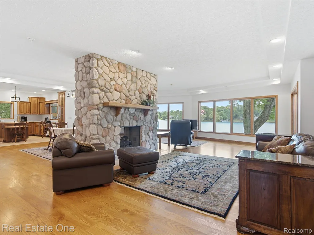9400 Sashabaw Road Independence Charter Township MI 48348