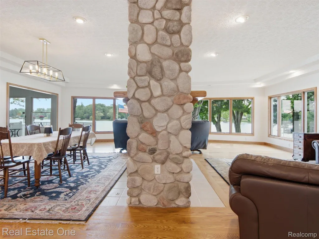 9400 Sashabaw Road Independence Charter Township MI 48348
