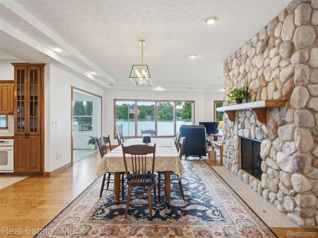 9400 Sashabaw Road Independence Charter Township MI 48348