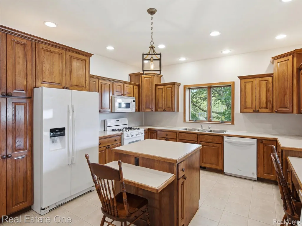 9400 Sashabaw Road Independence Charter Township MI 48348