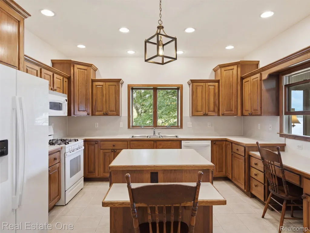 9400 Sashabaw Road Independence Charter Township MI 48348