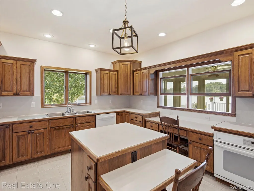 9400 Sashabaw Road Independence Charter Township MI 48348