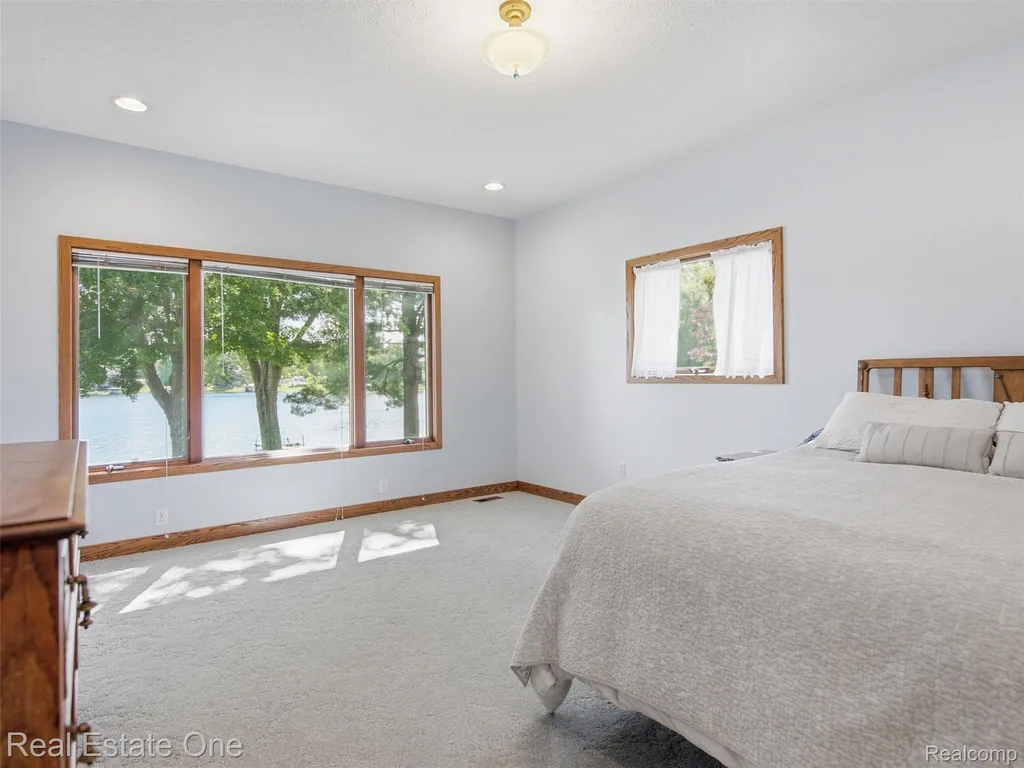9400 Sashabaw Road Independence Charter Township MI 48348