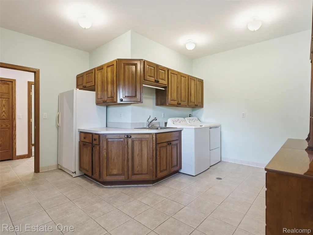 9400 Sashabaw Road Independence Charter Township MI 48348