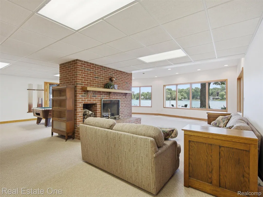 9400 Sashabaw Road Independence Charter Township MI 48348