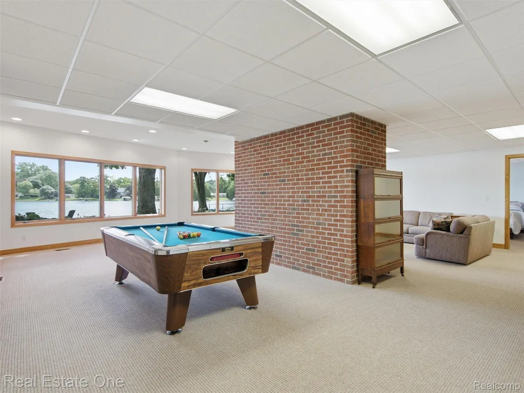 9400 Sashabaw Road Independence Charter Township MI 48348