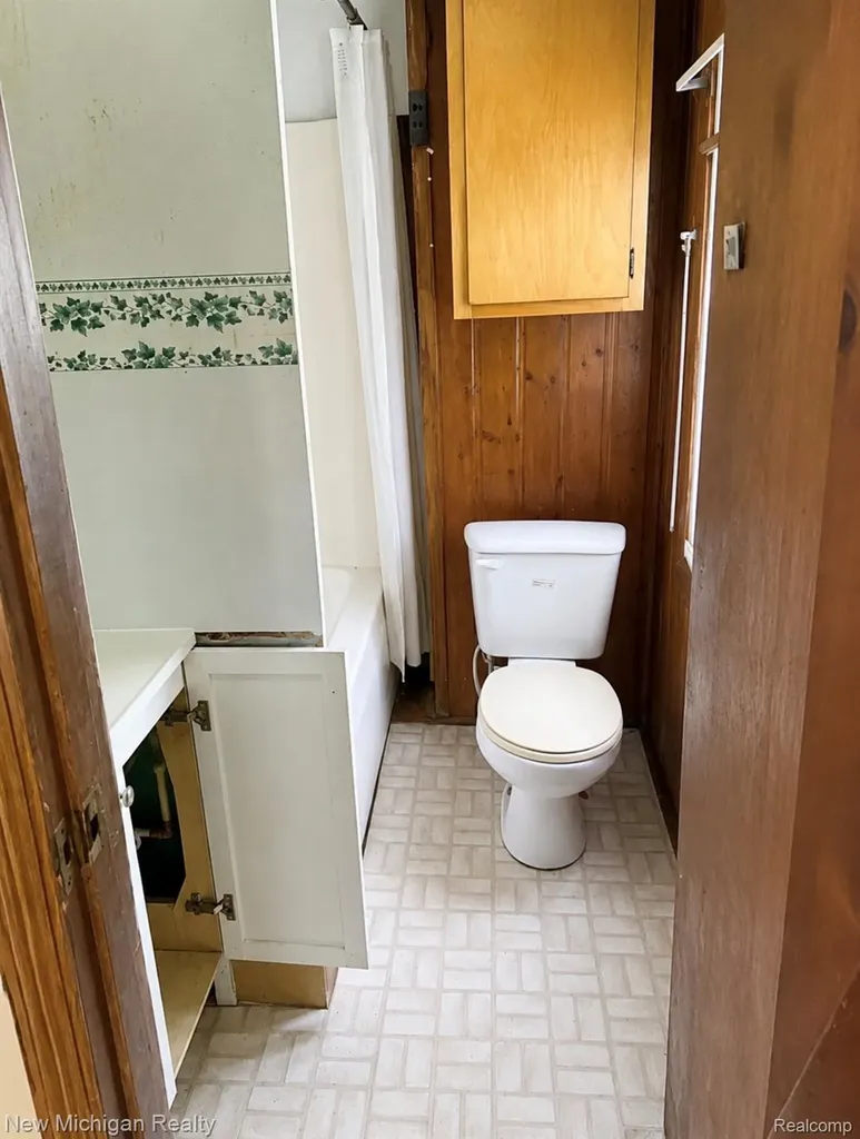 282 Hickory Street Hay Township MI 48624